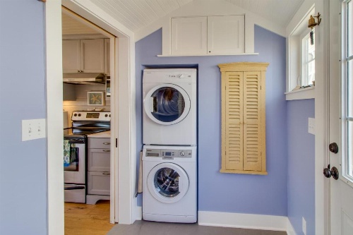 Rockaway Beach Bungalow image 11