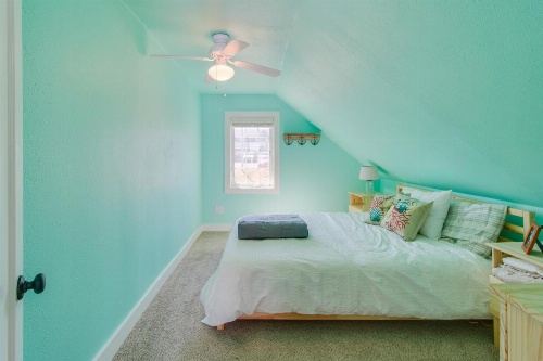 Rockaway Beach Bungalow image 12