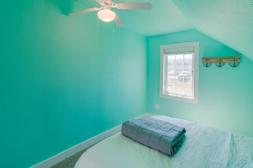 Rockaway Beach Bungalow image 13