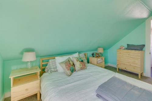 Rockaway Beach Bungalow image 14