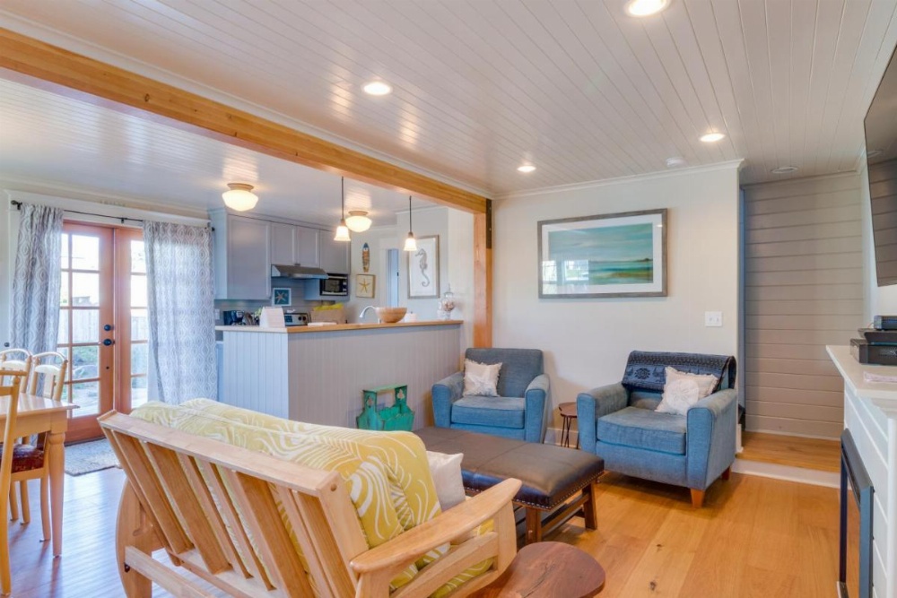 Rockaway Beach Bungalow Image 16